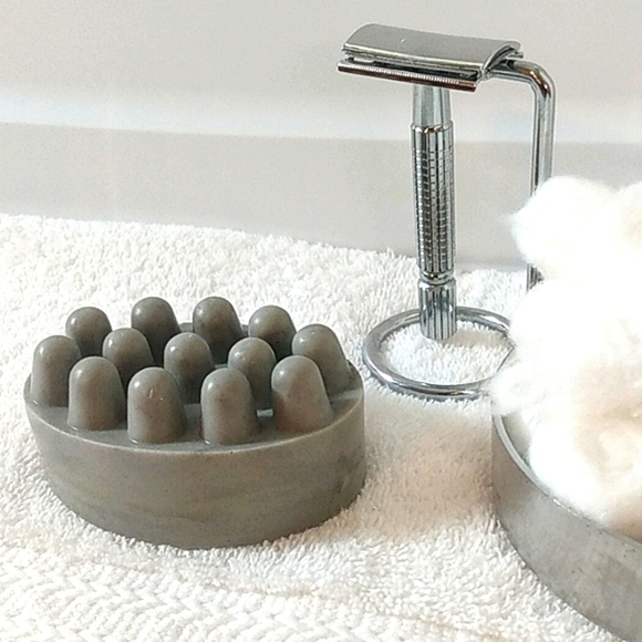 HANDCRAFTED CLAY & OATMEAL ARTISAN MASSAGE BAR HANDMADE BATH SOAP BAR 4.5oz NWT - Picture 7 of 7